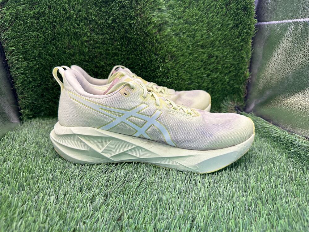 Asics Novablast 5 1011C032 Athletic Shoes Men's 9 Green Jacquard Jogging Running